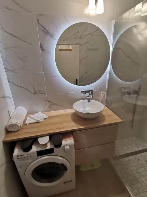 Superbe Appartement Neuf Et Moderne. 波城 外观 照片