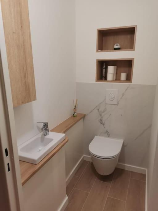 Superbe Appartement Neuf Et Moderne. 波城 外观 照片