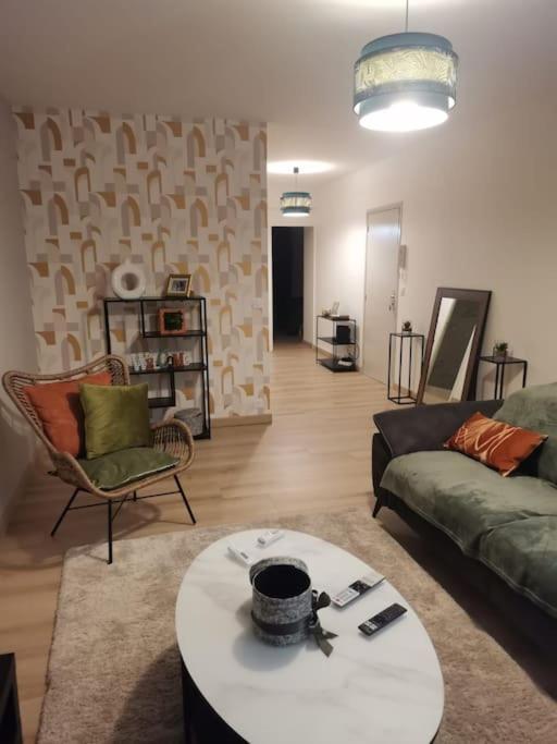 Superbe Appartement Neuf Et Moderne. 波城 外观 照片